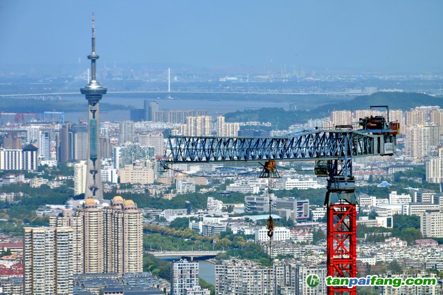 建筑業(yè)高質(zhì)量發(fā)展需以降低碳排放、提高綠色性能為主要目標。攝影/章軻